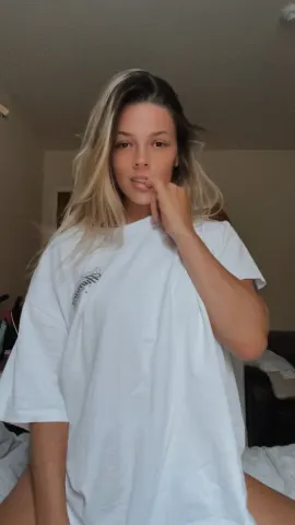 Littleminx26 — Streamate Photos