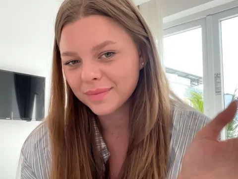 TeneshaQuinerly cam model