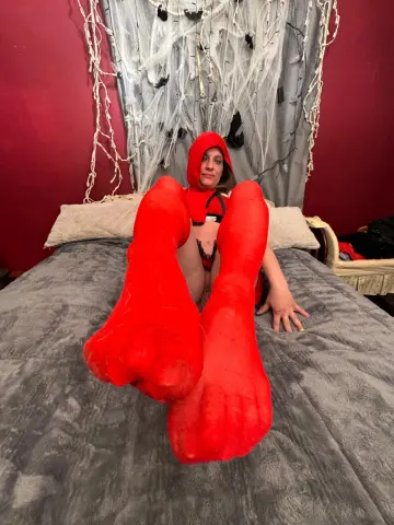 MissRedXOX — Streamate Photos