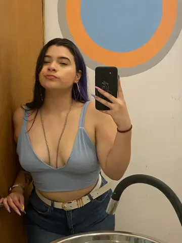SophiaCyrus101 — Streamate Photos