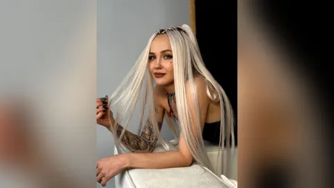 HarleyQuiver — 🥰Blonde again