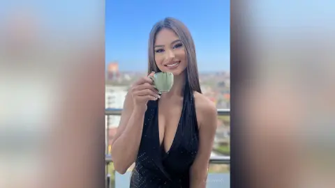 LunaWinks — coffee time 😈
