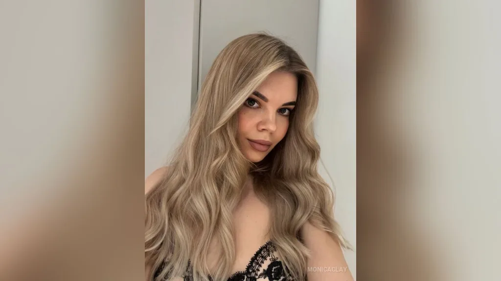 MonicaClay — live cam