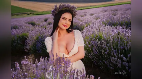 HoneyJo — Unwrapped Desires