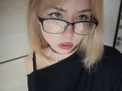 AimiBrown cam model