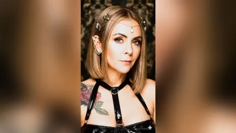 VickyAndrews — Vicky 2026