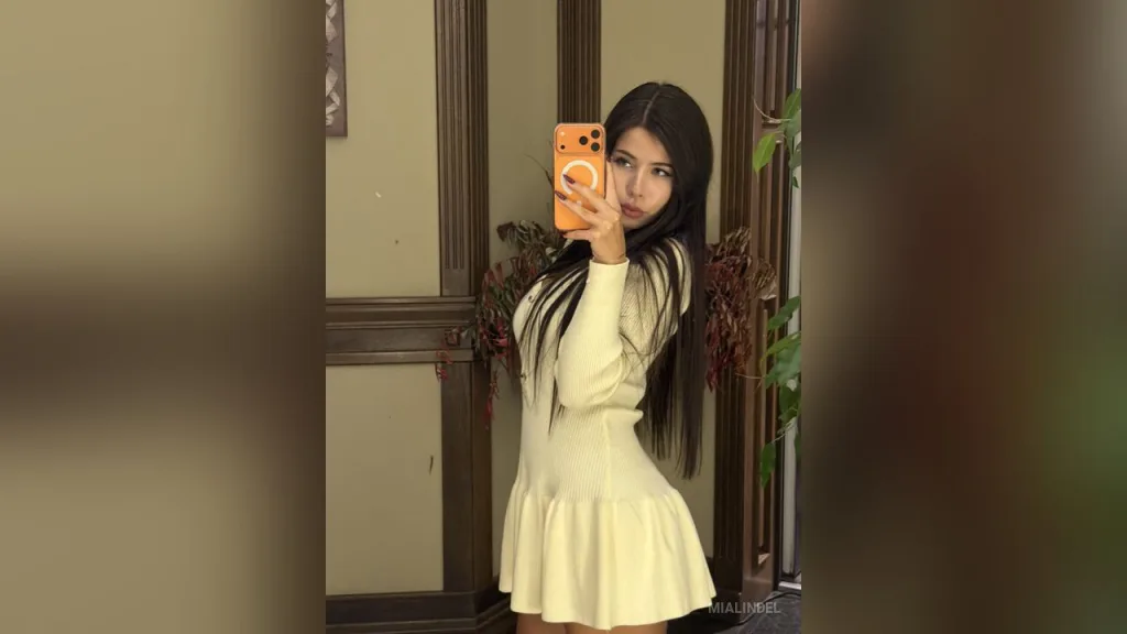 MiaLindel — Myself ☺️