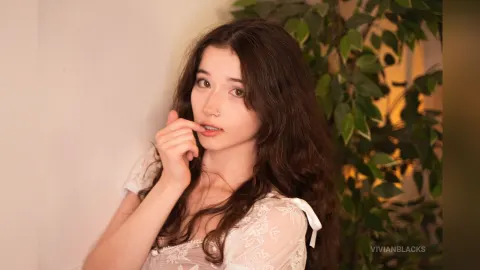VivianBlacks — cutie me