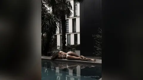 ElizabethSwith — Wet booty in the pool preview