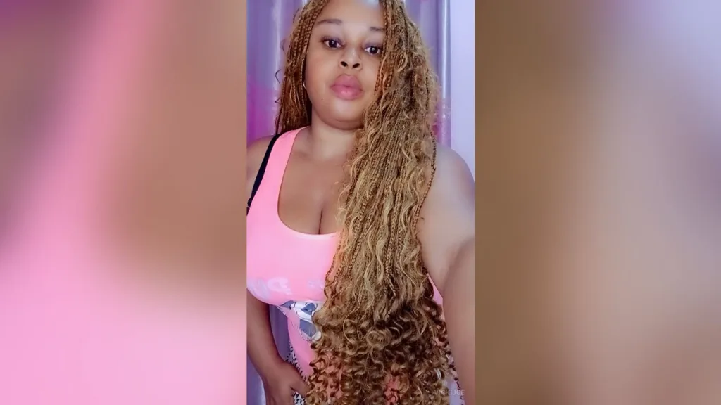 VickiJoe — Curvy body