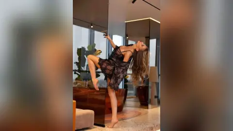 ChloeBitelly — 🤍
