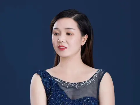 Qinyalee — LiveJasmin cam model