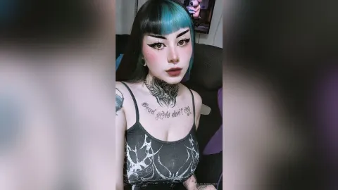 LolaGraves — Me!