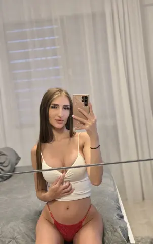 AryaNoire — Streamate Photos
