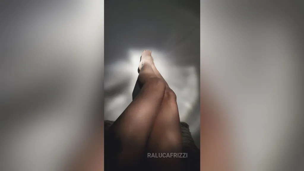 RalucaFrizzi — feet