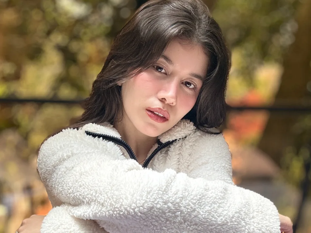 ShyRossiee — Streamate Photos