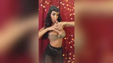 HaleyLyon — Get into it 🎭