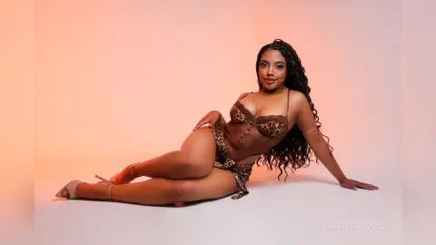JenetteDiamond — 🥵