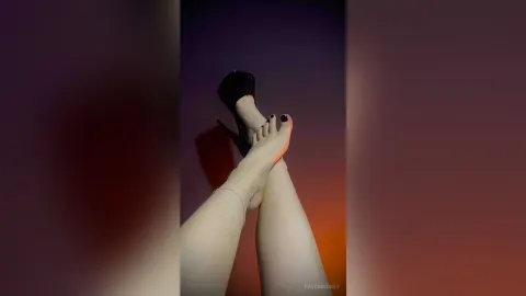 RavenBecket — Know your place 👠