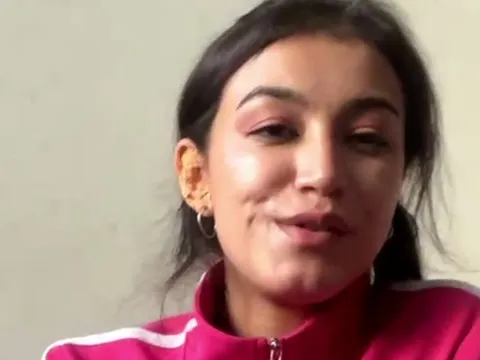 TaniaSebestyen cam model