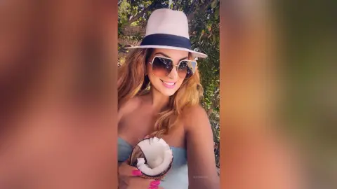 FelishaRose — Sexy holiday