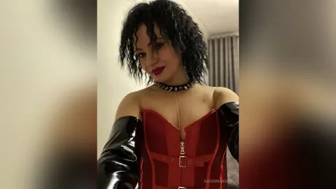 KarinnaKayy — Red