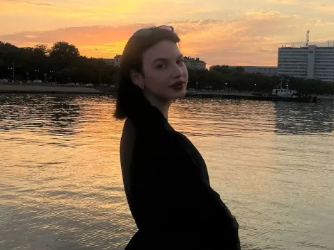 NoraFinch — LiveJasmin cam model