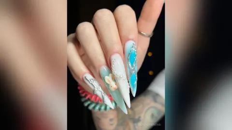 AlexaZaryanova — Nails