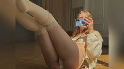 EmmaSagge — lie down