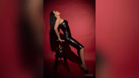 KimWilmes — 𝓼𝓱𝓲𝓷𝓷𝔂, 𝓭𝓪𝓻𝓵𝓲𝓷