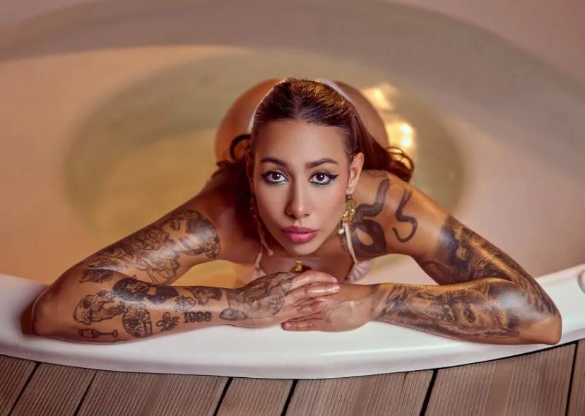 LilyHarpers — Streamate Photos