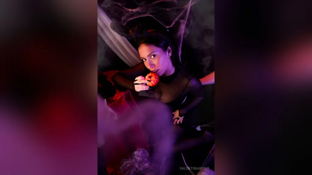 ValentinaaRous — A Halloween full of sensuality😈