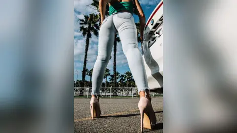 AnnaAurikas — cool girl in jeans
