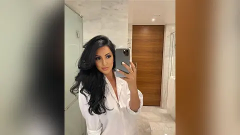 AllexaClarks — Selfies