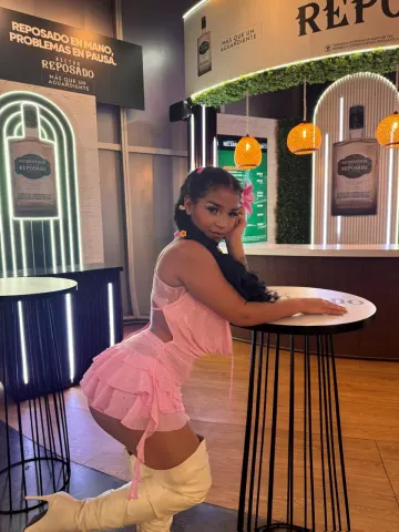 Serena_siren — Streamate Photos