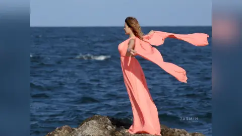 Sophie — Love is in the air