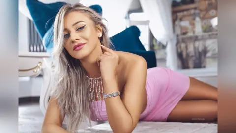 MarilynWilde — I don't try to be sexy , I am sexy!