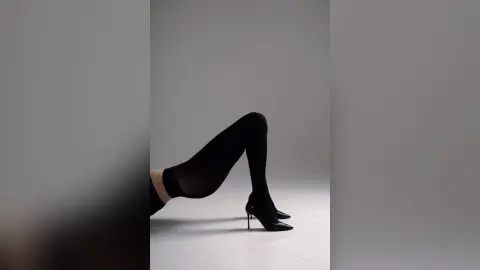 SarahSteele — black