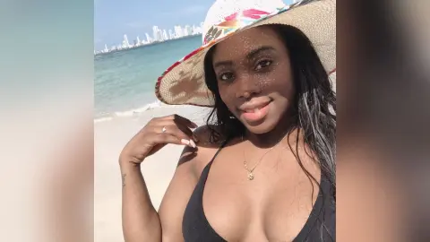 FarahLucy — 🏝♥️