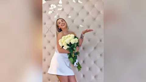 Jess — White roses 💞