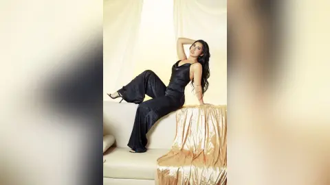 PaulaEstrada — Elegance in Black 🖤