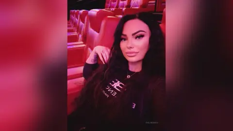 EvelyneSmith — Movie tine