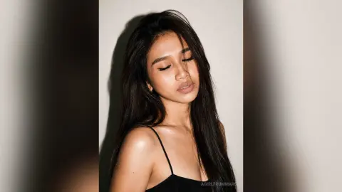 Agirlfrommars — ELLA