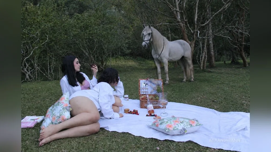 MiaAndHiann — A horny picnic ❤️🔥🤤