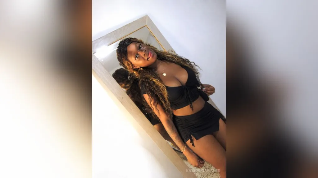 KasandraFisher — Sexy ebano