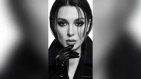 SofiaBimboss — black and white