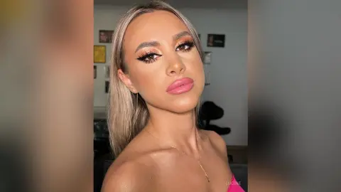 Lucine — Selfie Mood On 📸💋