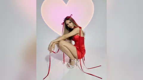 KrystalRoss — Temptation Starts Here