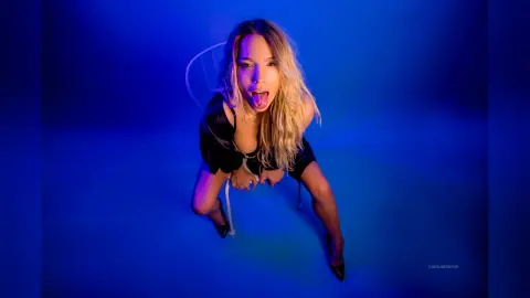 CarolineMayer — 💥 🔥