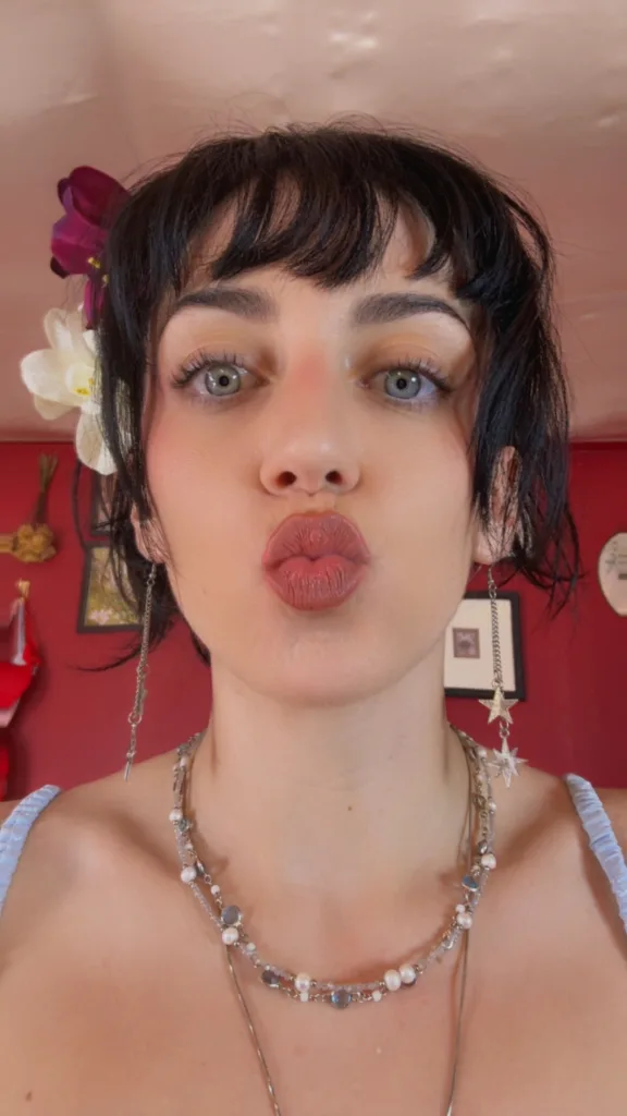 KennediFoxy — Streamate Photos
